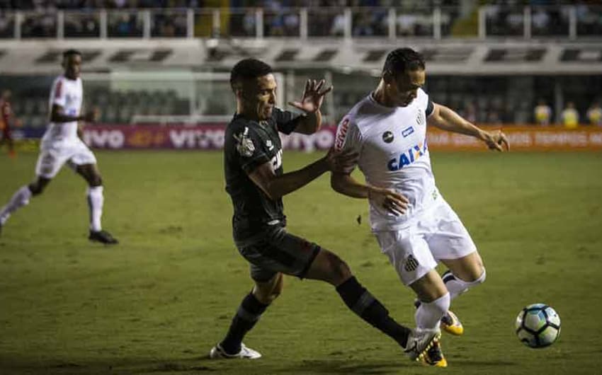 Último jogo entre Vasco e Santos ocorreu em 8/11/2017, na Vila. Vitória cruz-maltina por 2 a 1