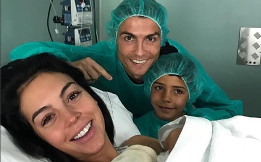 CR7, Cristiano Ronaldo Jr, Georgina Rodríguez e no nascimento de Alana Martinha