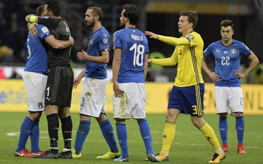 Tetracampeã mundial, a Itália não conseguiu passar pela Suécia na repescagem das Eliminatórias e vai assistir a Copa da Rússia pela TV. A Azzurra ficou fora da Copa de 58. De lá para cá, ela participou de todas as edições