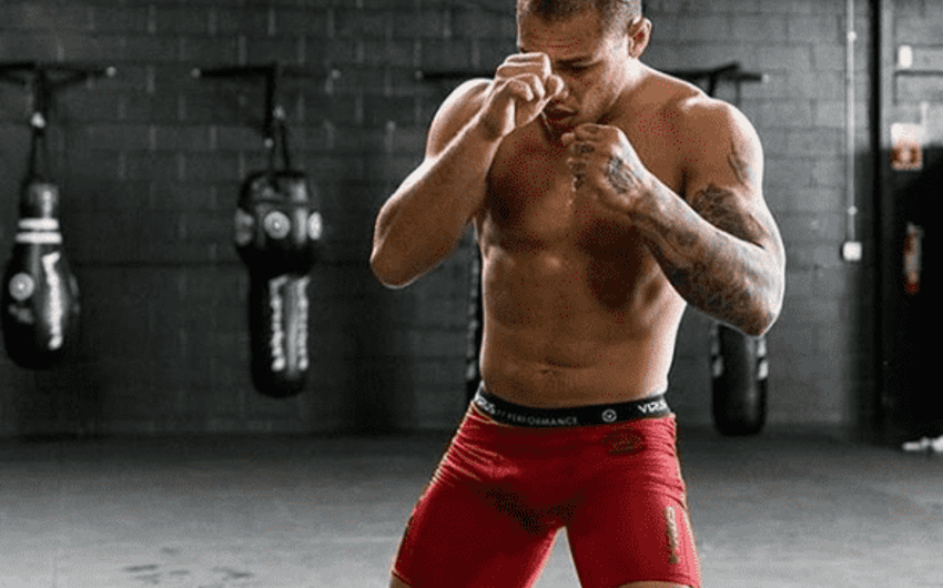 Sheymon Moraes estreia na categoria peso-pena do UFC
