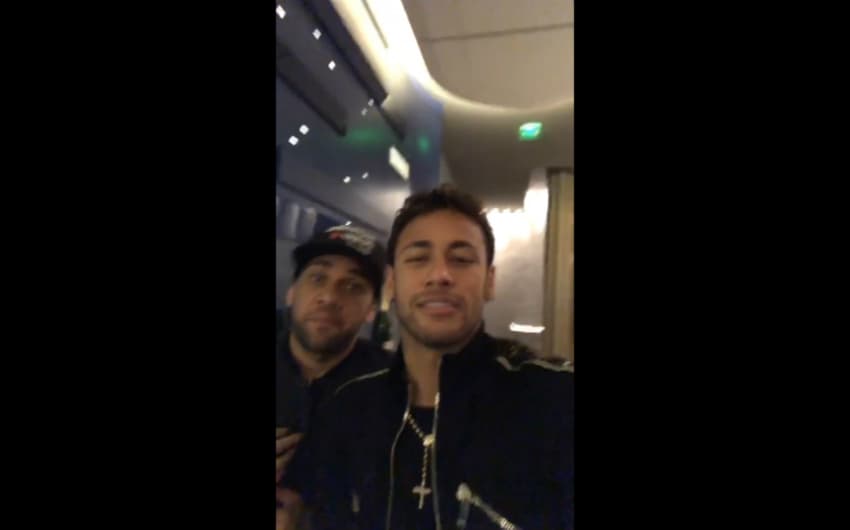 Neymar e companhia celebram goleada do PSG com show particular