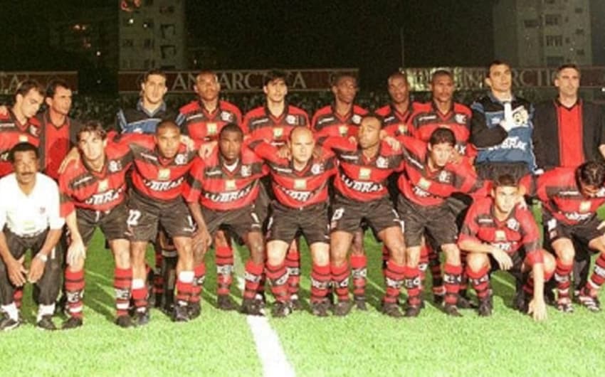 Em 199 9, o Flamengo conquistou a Copa Mercosul, em cima do Palmeiras, seu último título internacional. Veja uma galeria de por onde andam os campeões daquele ano
