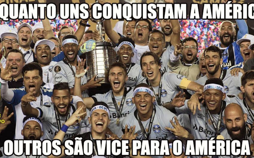 Torcedores do Grêmio tiram onda com conquista da Libertadores