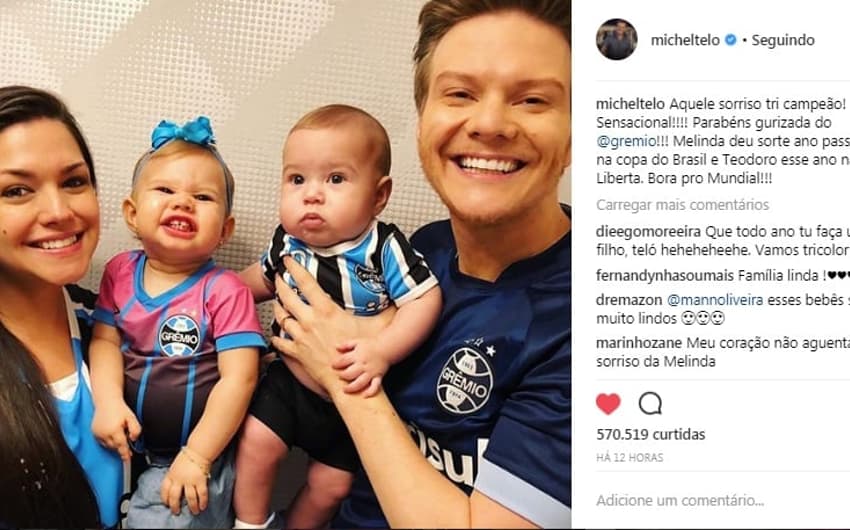 O cantor sertanejo Michel Teló compartilhou a foto com a família campeã, na legenda, o cantor destacou os pés-quentes da família: Melinda e Teodoro