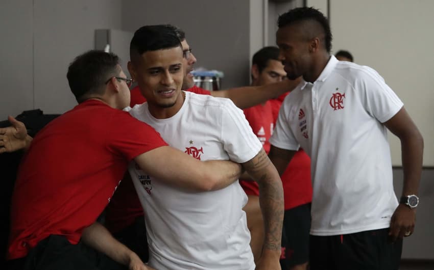 Everton e Vaz estão em Salvador com o Flamengo