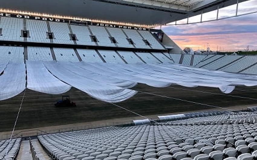 Gramado Arena Corinthians passa por renovação