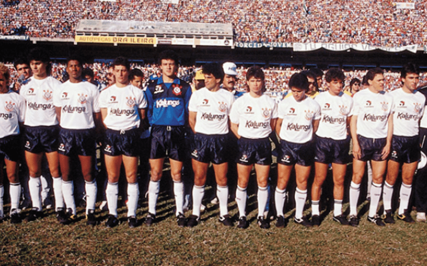 Em São Paulo, o Estadual é disputado desde 1902. O Corinthians tem três títulos nos anos de final oito: 1928 (pela Associação Paulista de Esportes Atléticos), 1938 e 1988 (foto).