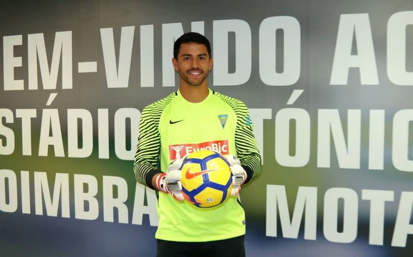 Renan Ribeiro assinou contrato de três anos com Estoril