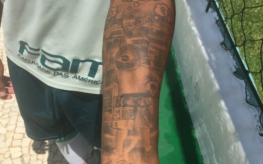 A tatuagem de Fernando, inspirada em Gabriel Jesus