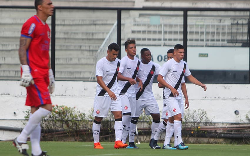 Vasco venceu o Nova Iguaçu por 4 a 2, pelo Carioca. Veja a seguir imagens da partida