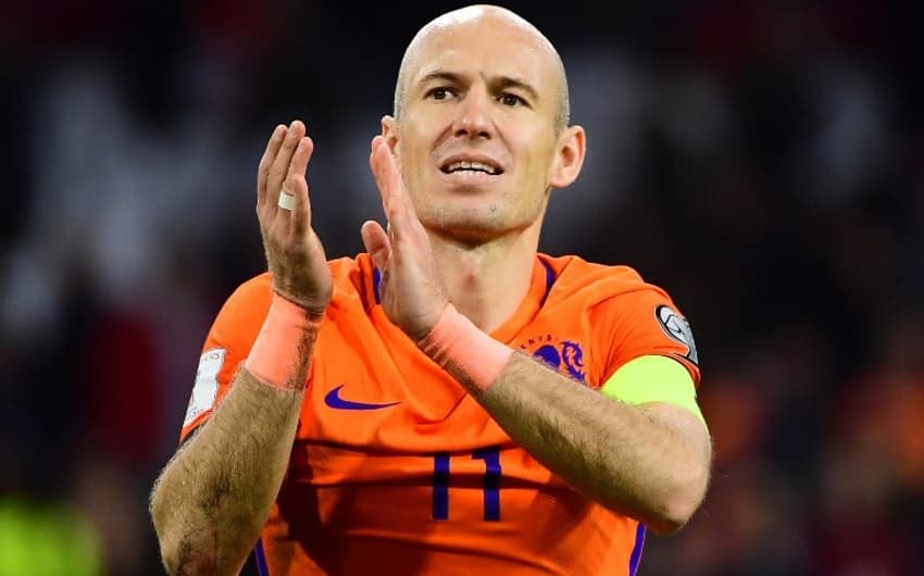 Após a não classificação da Holanda para a Copa do Mundo de 2018, Robben decidiu se aposentar da seleção, após 14 anos