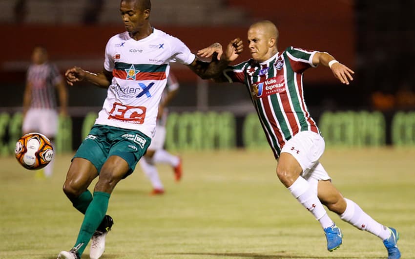 O atacante Marcos Júnior foi um dos poucos que se salvou em novo tropeço do Fluminense no Campeonato Carioca. O esforço do jogador foi recompensado e ele saiu aplaudido pela torcida mesmo com o resultado ruim.