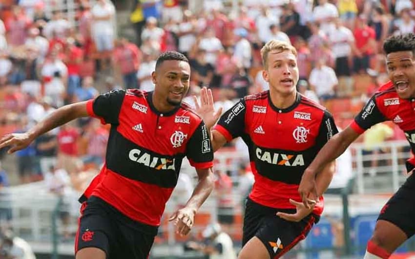 2018 - São Paulo 0x1 Flamengo (Pacaembu)