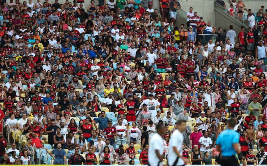 O torcedor carioca parece que ainda não se empolgou com o Estadual. Em quatro rodadas até agora, a Taça Guanabara teve apenas&nbsp;57.504 espectadores. O clássico entre Flamengo e Vasco do último fim de semana teve o maior público: 18.587