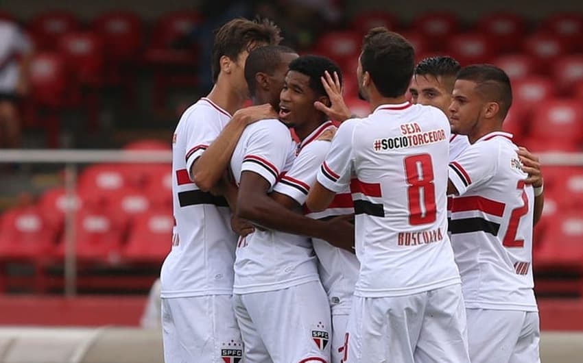 Última sequência de quatro vitória terminou com São Paulo 3 x 0 Marília, em 22/3/2015