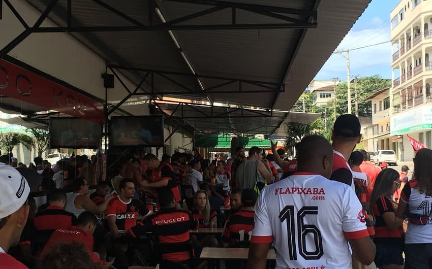Embaixadas do Flamengo fizeram a festa antes da partida em Cariacica