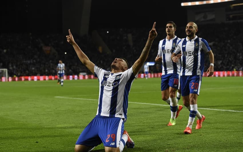 Tiquinho (Porto) - O jogador marcou uma vez e ajudou o Porto a conquistar a quinta vitória seguida. Triunfo de 5 a 1 sobre o Portimonense.