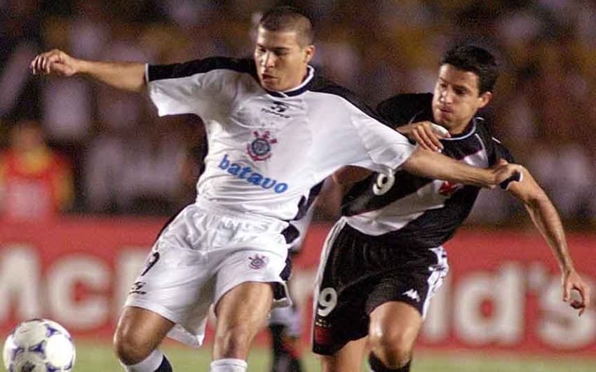 Luizão lidera a lista de brasileiros que mais fizeram gols na Libertadores, com 29. Foi campeão pelo Vasco em 1998, marcando oito vezes. Em 2000, anotou 15 pelo Corinthians, cinco pelo São Paulo, em 2005 e um pelo Grêmio, em 2002.&nbsp;
