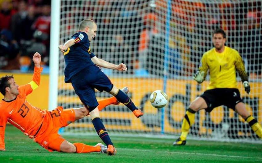 2010: Gol do Iniesta