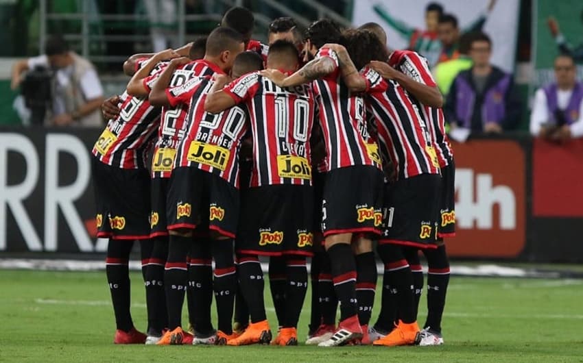 Jogadores do São Paulo reconhecem problemas da equipe e trabalham por dias melhores no clube