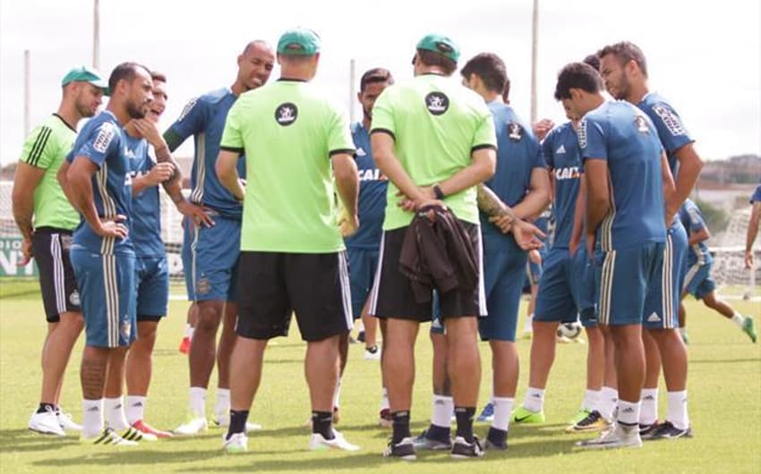 Técnico Sandro Forner deve escalar um time alternativo neste domingo, contra o Foz do Iguaçu