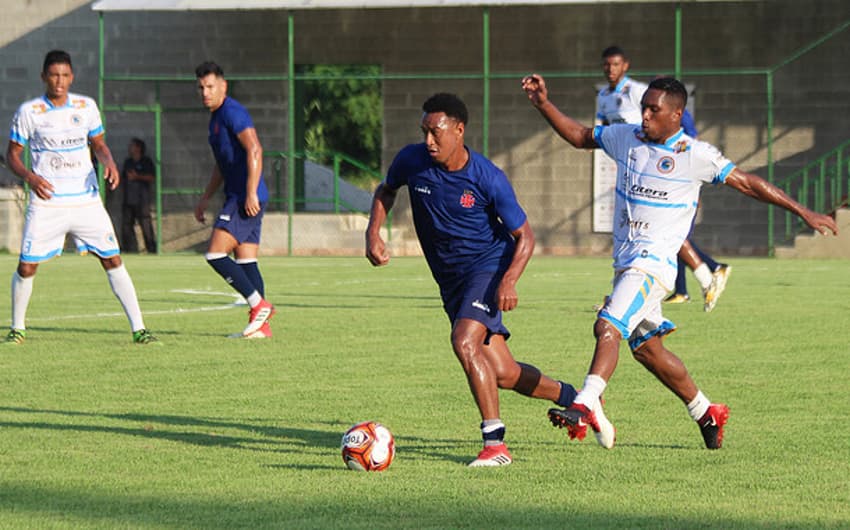 Vasco fez jogo-treino 'remendado' contra o Resende E.C.