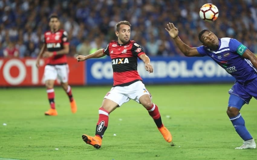 Flamengo x Emelec - Pênalti não marcado