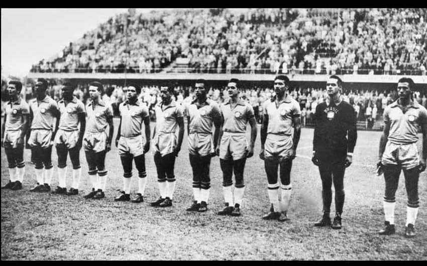 Vale lembrar que antes de 1994, a Rússia integrava a União Soviética, com quem o Brasil disputou alguns jogos importantes. O primeiro deles foi pela Copa do Mundo de 1958. Com dois golos de Vavá e show de Garrincha, o Brasil ganhou por 2 a 0