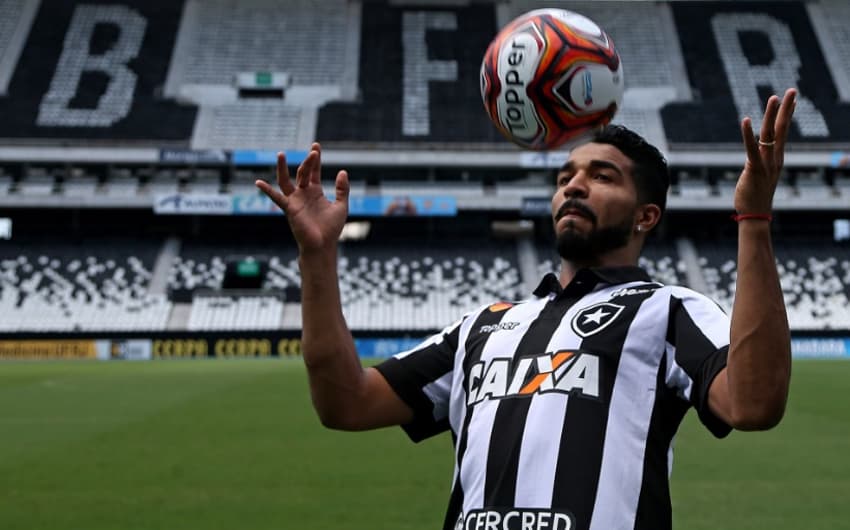 Rodrigo Aguirre - Botafogo