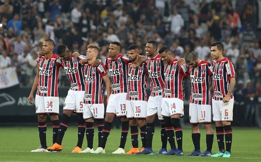 São Paulo parecia ter o controle do jogo, mas se descuidou nos acréscimos e caiu nos pênaltis
