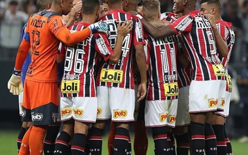 São Paulo faz discurso exaltando sua luta no jogo que eliminou o clube do Paulistão