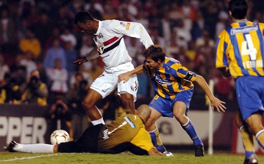 Último confronto: São Paulo 2x1 Rosario Central - Copa Libertadores - 13/5/2004
