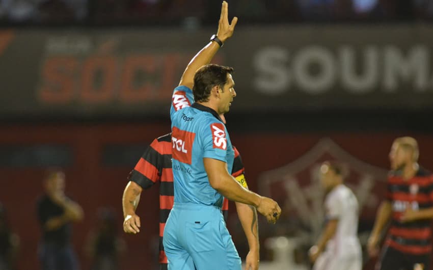 Vitória 2 x 2 Flamengo: as imagens da partida