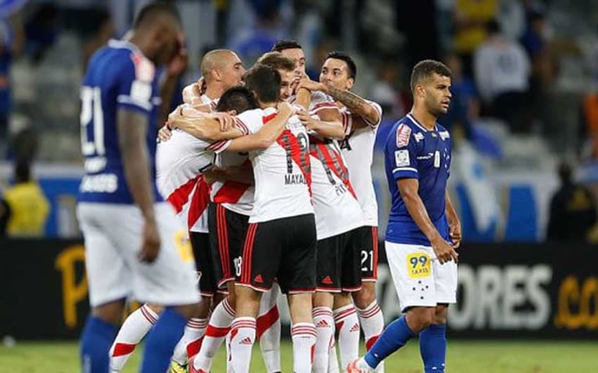 Cruzeiro 0 x 3 River Plate - 2015