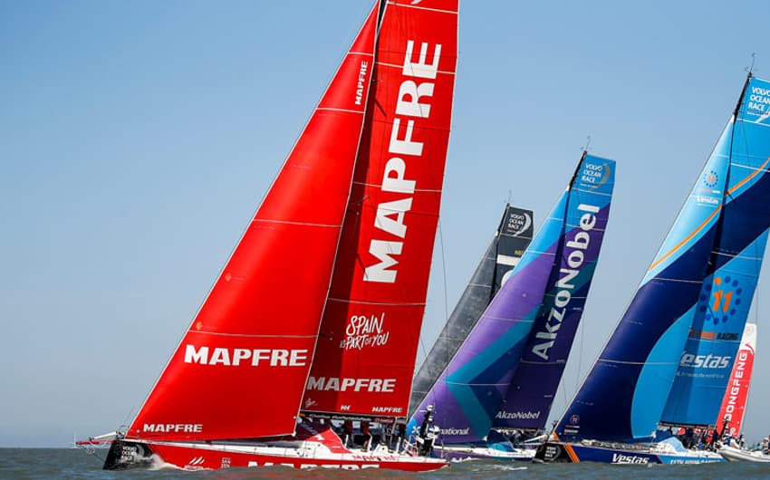 MAPFRE vence regata em Itajaí e equipe de Martine Grael fica em segundo