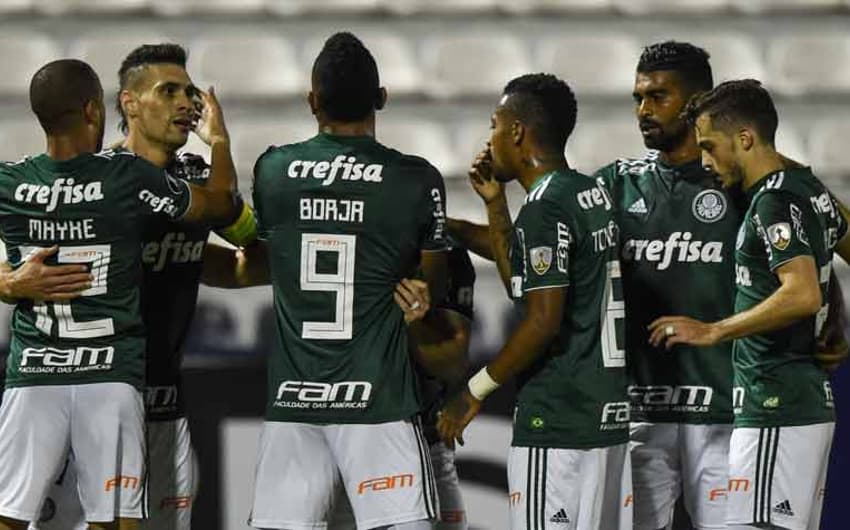 Com só dois titulares (Jailson e Borja), o Palmeiras teve grande atuação no Peru e venceu o Alianza Lima, por 3 a 1. O resultado garantiu ao time a liderança do grupo 8 e teve jogadores como Hyoran, Moisés e Willian entre os destaques. Veja notas da partida a seguir: