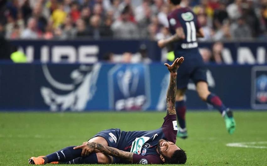 Daniel Alves (PSG) - O PSG conquistou o seu 12º título da Copa da França na terça-feira, ao vencer o Les Herbiers, por 2 a 0, com gols de Cavani e Lo Celso. O título foi o 38º conquistado pelo lateral brasileiro Dani Alves