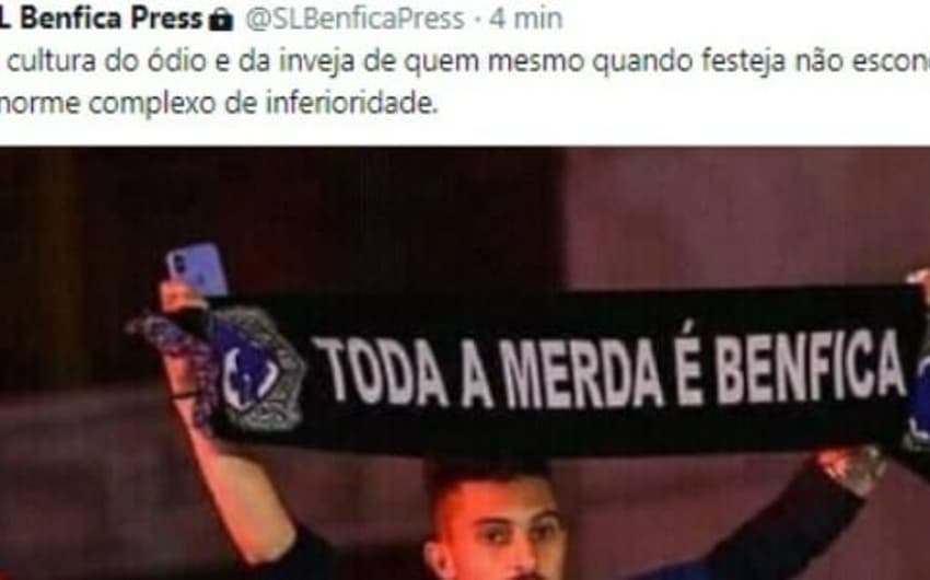 Alex Telles com cachecol ofensivo ao Benfica