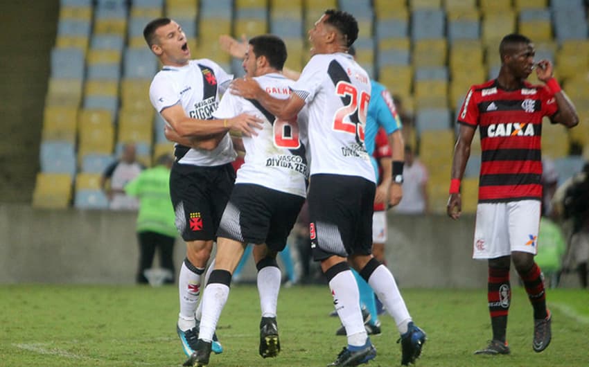 Confira a seguir a galeria especial do LANCE! com imagens do empate entre Flamengo e Vasco neste sábado