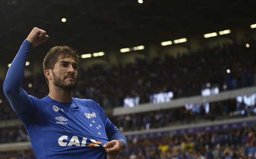 Cruzeiro derrota o Racing e termina na liderança do grupo&nbsp;