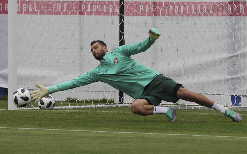 Titular da seleção portuguesa, o goleiro Rui Patrício tem gerado debate sobre seu estado psicológico
