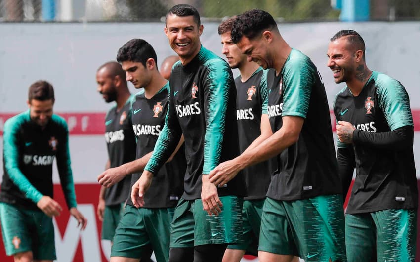 Cristiano Ronaldo apareceu sorrindo, mas não foi quem mais chamou atenção no treino desta terça-feira