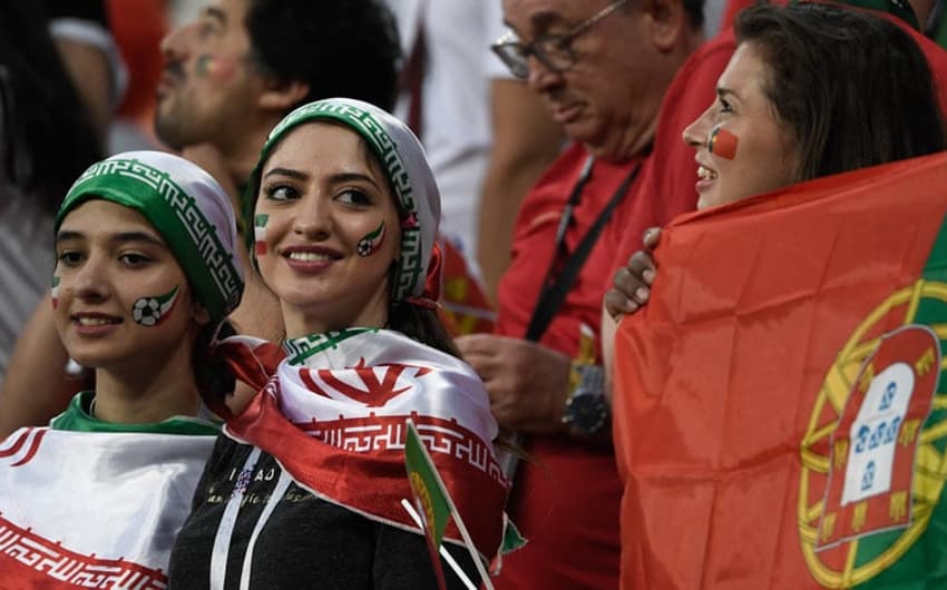 Mulheres iranianas nos estádios da Copa . No país isso ainda é proibido e motívo de protestos&nbsp;
