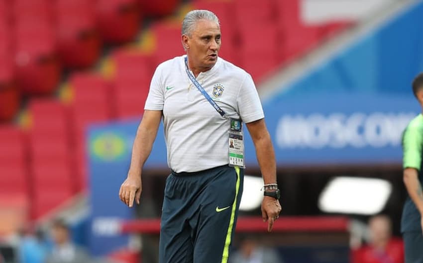 Seleção Brasileira treinou em Moscou nesta terça-feira e terá o mesmo time do último jogo contra a Sérvia