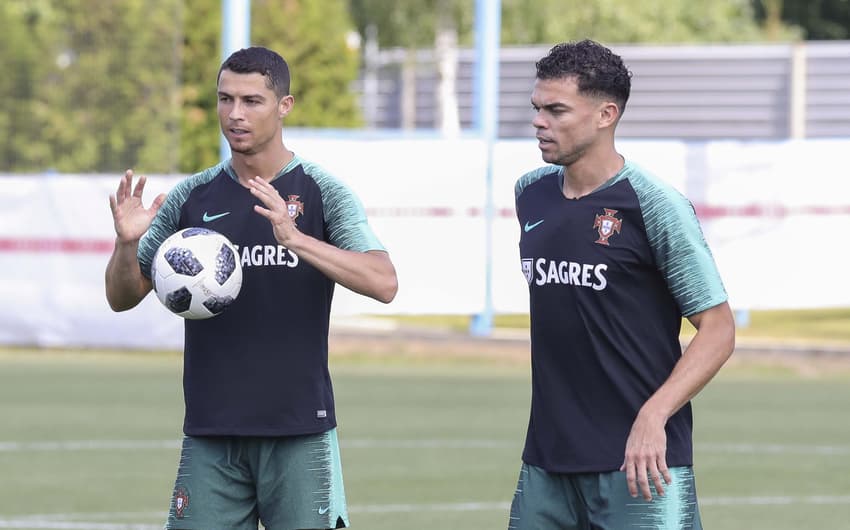 Cristiano Ronaldo e Pepe trabalharam sem limitações e serão titulares na decisão deste sábado