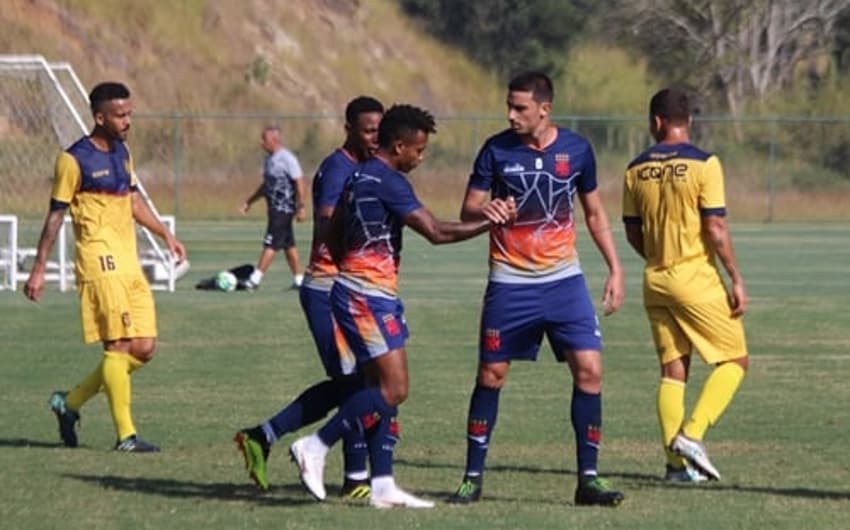 Vasco vence jogo-treino em Pinheiral
