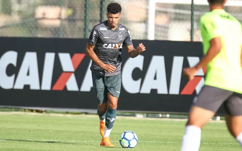 Anunciado em abril, Juninho vai disputar sua primeira partida como titular contra o Grêmio