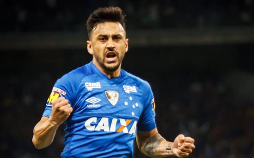 Prestes a completar 100 jogos pelo Cruzeiro, Robinho valoriza classificação às quartas de final na Copa do Brasil