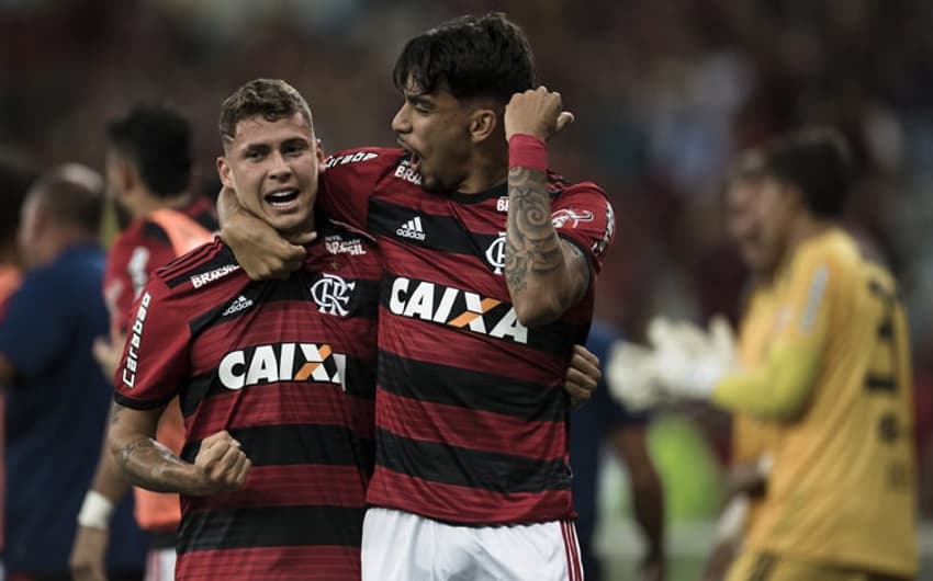 O Flamengo marcou dois gols em apenas oito minutos e venceu o clássico contra o Botafogo, neste sábado, no Maracanã. Matheus Sávio e Lucas Paquetá foram os autores dos gols e receberam as maiores notas. Confira! (Por Marcello Neves - marcelloneves@lancenet.com.br)&nbsp;
