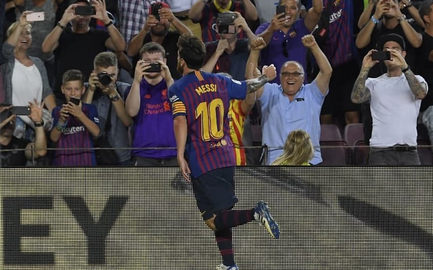 Messi marcou dois gols na vitória do Barcelona sobre o Alavés